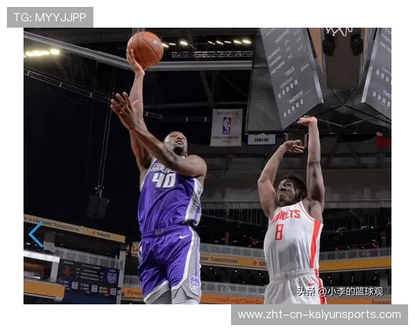 球星与队友夜间研究对手弱点，战术层面更扎实