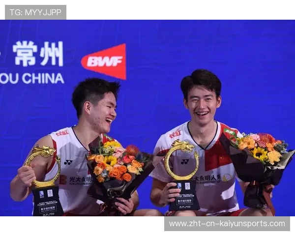 羽毛球男双打出世纪长回合！全场看呆